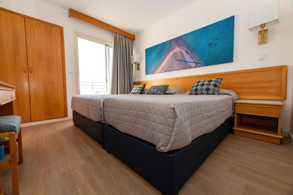 Triple Room with Sea View